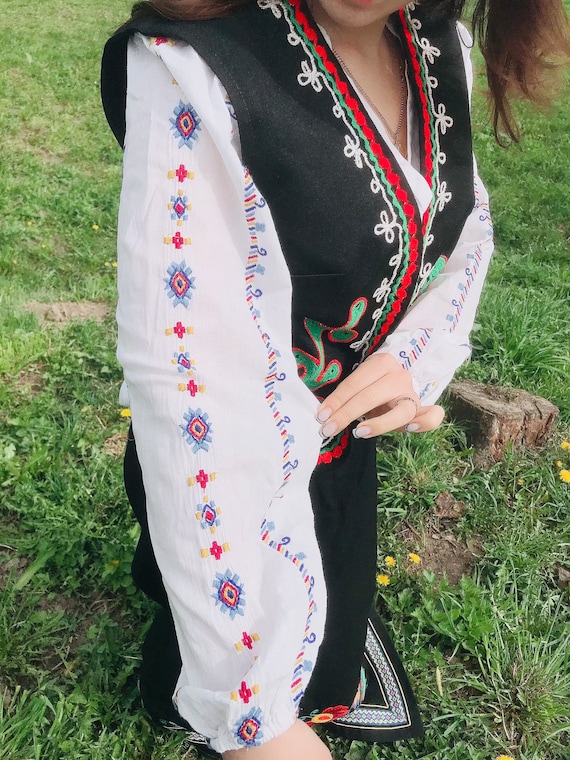 Ukrainian costume, Ukrainian embroidery, old Ukra… - image 6