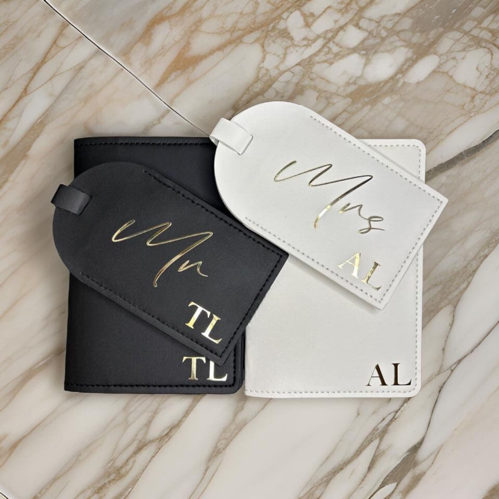Personalised Mr and Mrs Travel Set, Luggage Tag & Passport Cover Bride and Groom Wedding Gift, Mx Honeymoon Suitcase Tag and Passport Holder