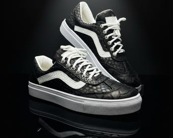 Genuine Python Leather Sneakers: Handmade Unisex Snakeskin Tie Shoes