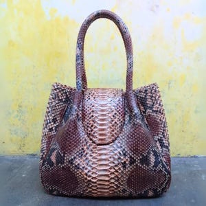Snakeskin Tote Bucket Leather Bag for Everyday Use