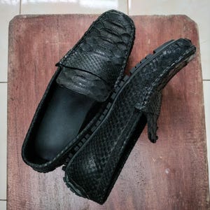 Black Snakeskin Casual Loafers For Men 1