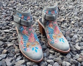 Embroidery Women Round Toe Ankle Boots