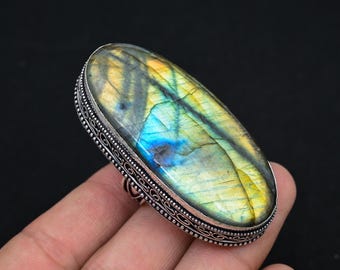 Anillo de labradorita ovalada hecho a mano en plata de ley 925