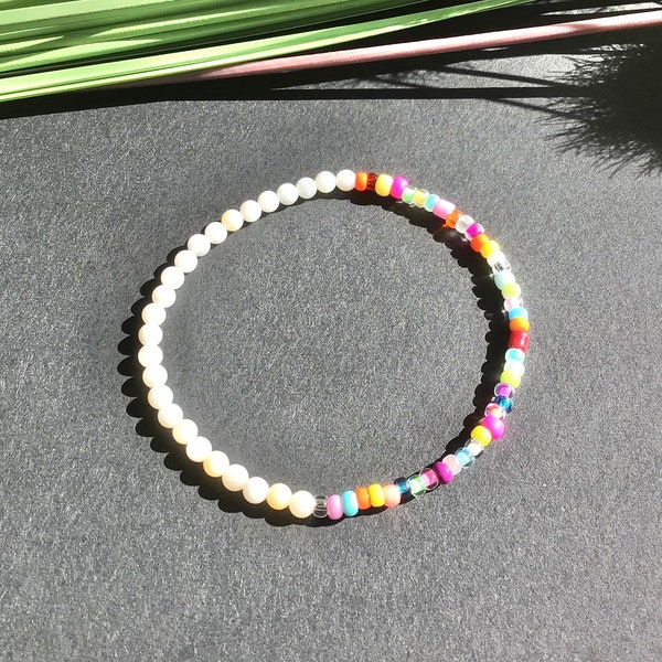 BUNTES ROCAILLES PERLENARMBAND oder Fußkettchen aus Muschelperlen | Boho | Buntes Armband | Buntes Fußband | Rocailles Fußkettchen