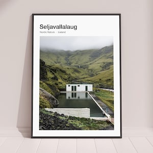 Poster fotografico / Stampa artistica Islanda / Piscina Seljavallalaug / Paesaggio nordico / Immagine della natura / Arte murale minimalista