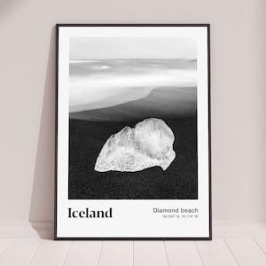 Poster di viaggio in Islanda / Stampa artistica / Ghiaccio su Diamond Beach / Immagine di paesaggio nordico / Fotografia naturalistica / Immagine in bianco e nero