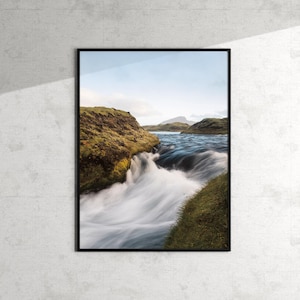 Stampa artistica / Islanda / Acqua corrente / Vibrazioni estive / Paesaggio nordico / Fotografia naturalistica / Altopiani islandesi
