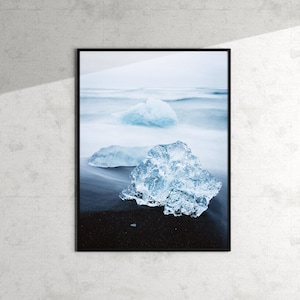 Stampa artistica / Islanda / Ghiaccio su Diamond Beach / Paesaggio nordico / Fotografia naturalistica / Arredamento minimalista / Paesaggio marino sereno
