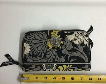 Vera Bradley Turnlock Zip Around Wallet in Retired Baroque Pattern