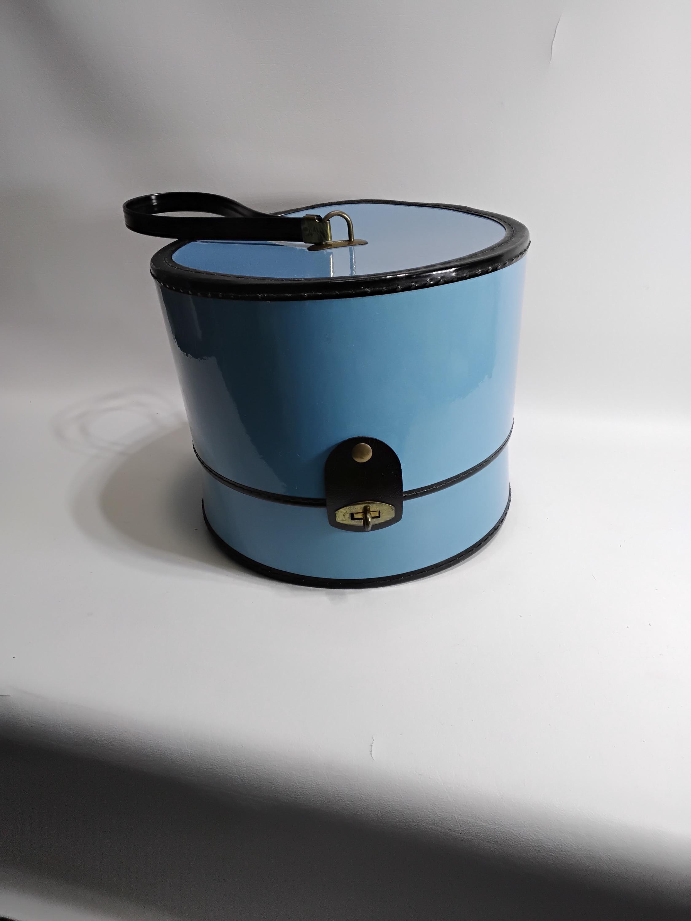 Bagmaster 1960\'s Blue Round Hat Box Bagmaster Hat Box - Etsy main image 4