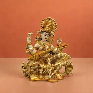 Saraswati Mata Idolo che gioca a Veena / Statua della dea indù con finitura in marmo / Maa Saraswati Murti per il tempio di casa, decorazione per lo studio e regalo
