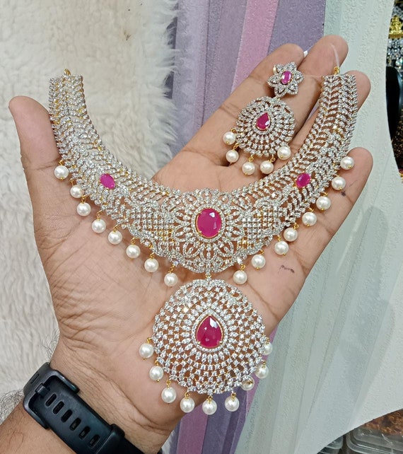 Gold Indian Bridal Necklace Set / Indian Bridal Jewelry / Indian Earrings  Tika / Indian Jewelry / Pakistani Jewelry / Sabyasachi Jewelry - Etsy