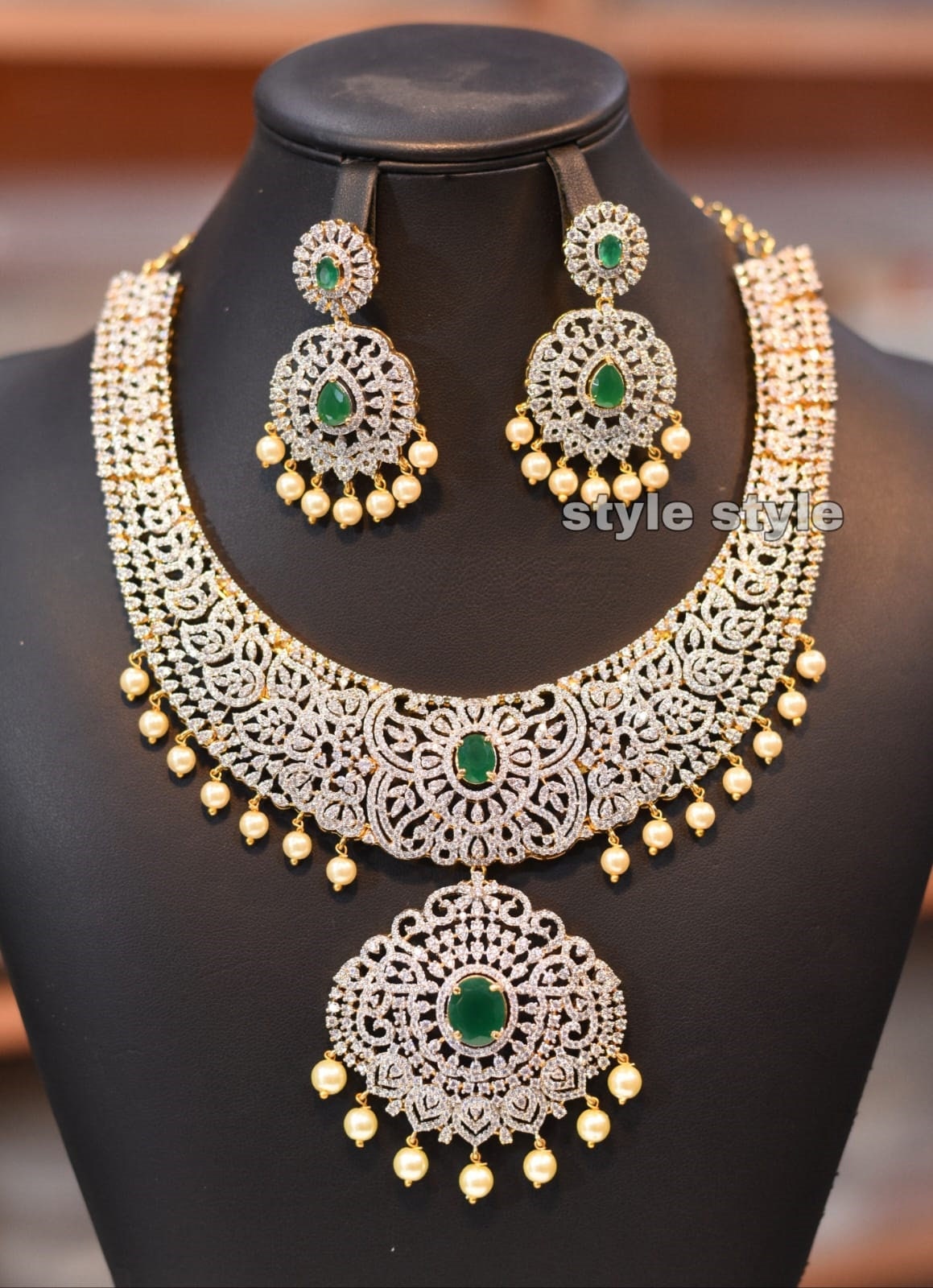 IndianArtCollectible Women's AD Style Necklace Jewellery Set