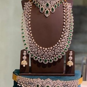 Bridal Ruby Stone Diamond Halsband Set med Choker, Long Haaram, Jhumkas & Vaddanam – Bröllopssmycken.