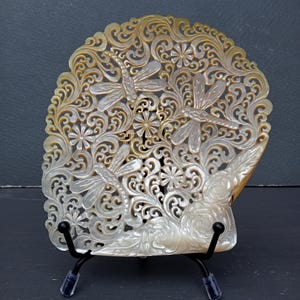 mother of pearl dragonfly sculpture,carved mother of pearl,south sea pearl shell,real and natural sea shell