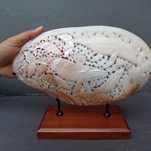 Carved Pearl Mussel Clam Shell Whale Sculpture: Natural Seashell Decor