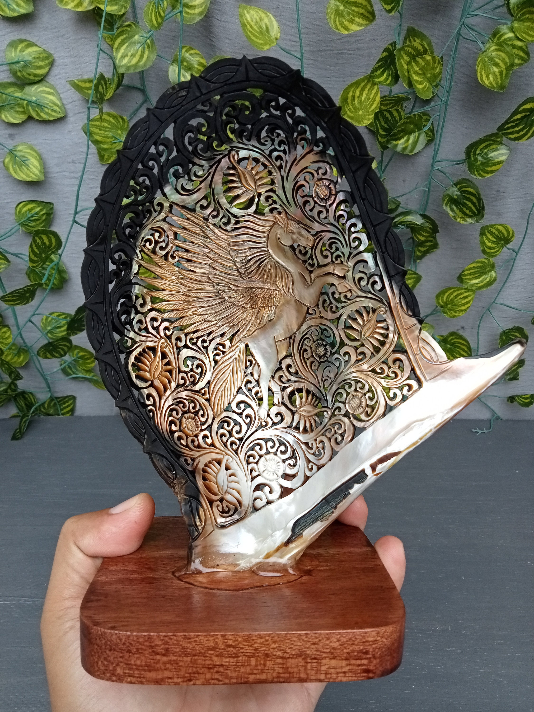 Carved Mother Of Pearl Pegasus Sculpture Natural Seashell Art
