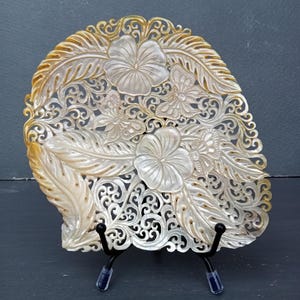 mother of pearl/pearl shell,carved mother of pearl butterfly theme,south sea pearl shell,real and natural sea shell