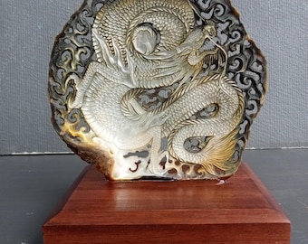 貝殻　置物　龍　鳳凰　彫刻 スタンド付き彫刻された真珠貝の雄鶏の貝殻アート - Etsy 日本