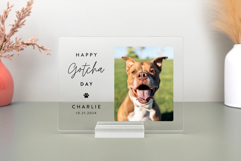 Custom pet adoption acrylic plaque celebrating a pet’s Gotcha Day. Designed with a sleek, modern look, it includes a sturdy acrylic base for tabletop display.