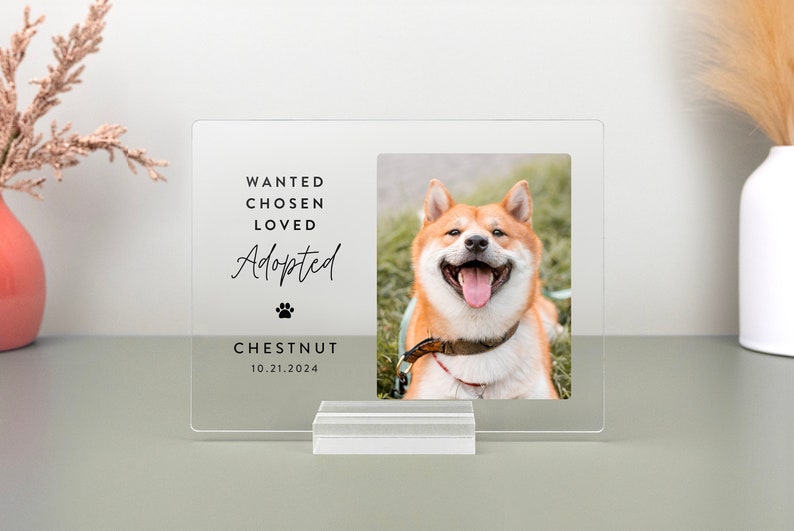 Custom pet adoption acrylic plaque celebrating a pet’s Gotcha Day. Designed with a sleek, modern look, it includes a sturdy acrylic base for tabletop display.