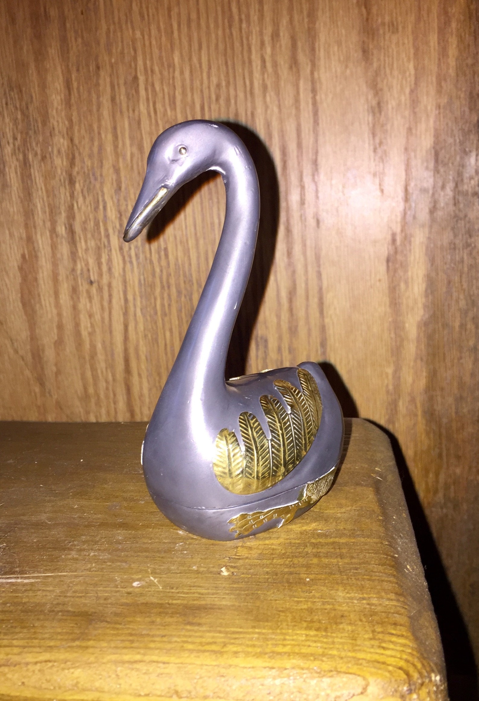 swan toy box