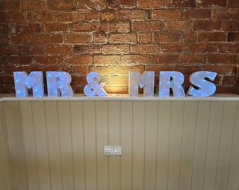 Mr & Mrs wedding sign 3d printed table decoration