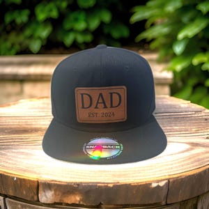 Dad Established Year Hat Personalized Dad Hat with Any Year New Dad Leather Engraved Snapback Hat Black Hip Hop Father’s Day Cap Gift Ideas