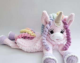 Handgemaakte gehaakte roze eenhoorn pyjamahouder: pluche knuffel