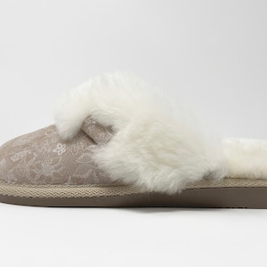 Women's Sheepskin Slippers, Leather slippers, Pattern Sheepskin Slippers Handcrafted 100% Sheepskin Wool with genuine suede,Variant colours