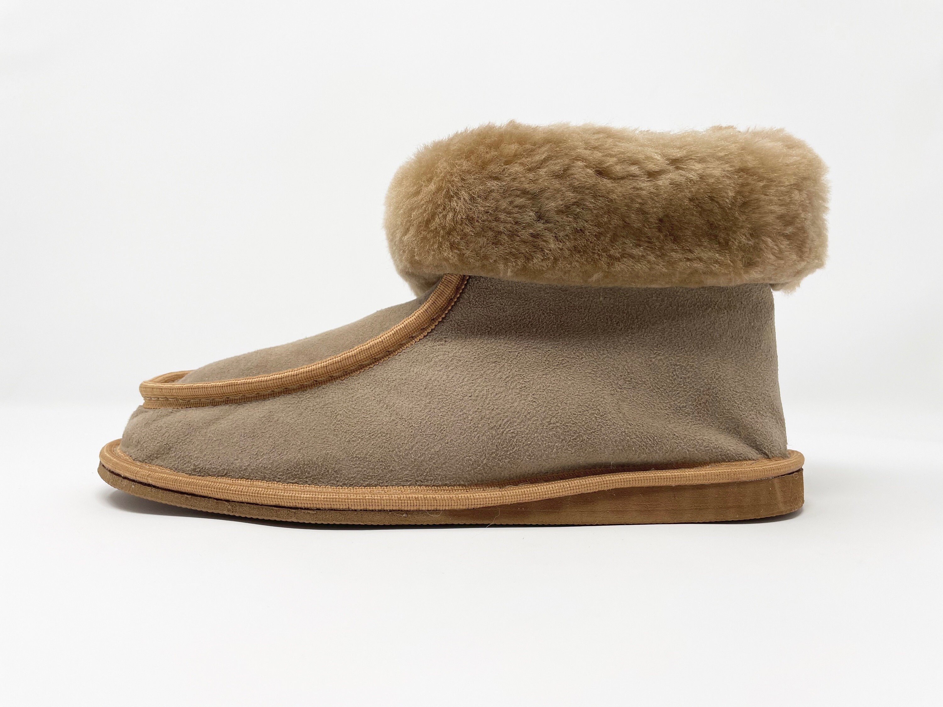 womens sheepskin slippers size 5
