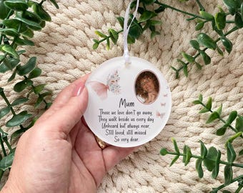 Adorno colgante personalizado con foto, mariposa rosa acrílica, recuerdo conmemorativo.