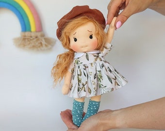 Lilo- abrazo- Inspiración muñeca Waldorf, Muñeca de algodón orgánico, muñeco bebé y muñecos para coleccionistas, muñeca regalo, Art&Doll