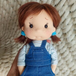 Fifi petit câlin Inspiration poupée Waldorf, Poupée en coton biologique, poupée bébé et poupées pour collectionneurs, poupée cadeau, Art&Doll image 2