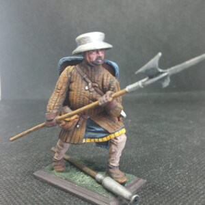 Infantry with a halberd of the 14th century. Resin figurine 54mm 1/32 Unpainted