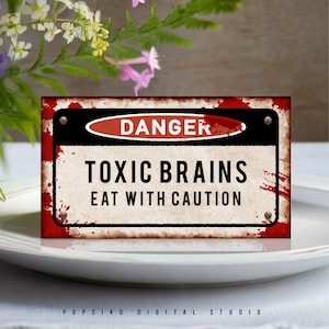 Halloween Party Essen Karte mit Gefahrenschild & Zombie Blut, 3,5 x 2 ”Buffet Tischkarte, Instant Download, DRUCKBARE Corjl Vorlage 050B