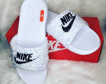 nike slides red white and blue