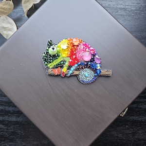 Handmade Chameleon Brooch,Beaded Chameleon Gift Jewelry,Craft Reptile Brooch,Colorful Chameleon Lapel Pin,Embroidered Wild Animal Pin,Animal