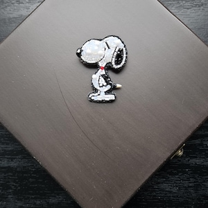 Handmade Snoopy Brooch, Cartoon Character, Handcrafted Snoopy Dog Pin, Design Dog Badge, Snoopy Dog Lapel Pin, Embroidered Dog, Gift for Her