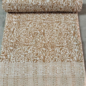 Handgenähter Kantha Quilt aus der indischen Wüste: Handgeschnitzte Bettdecke aus 100% Baumwolle
