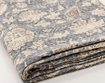 Belle courtepointe kantha grise à imprimé feuilles Courtepointe kantha imprimée à la main indienne en coton réversible couvre-lit King Size Kantha Gudari