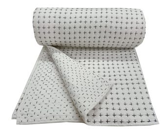 Colcha de algodón con estampado de bloques: ropa de cama blanca Kantha Jaipuri Razai hecha a mano