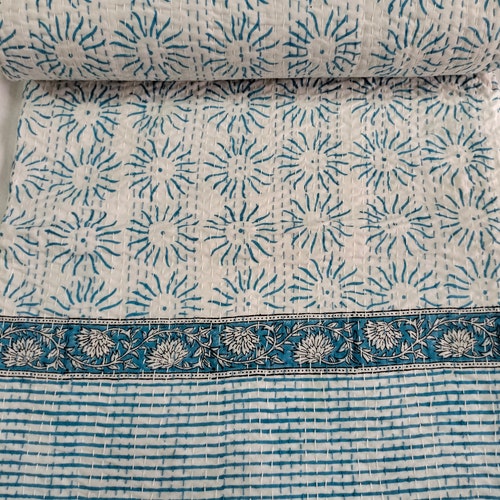 Courtepointe florale Kantha : couvre-lit turquoise en coton fait main