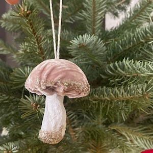 Ornamento a forma di fungo, decorazione natalizia, ornamenti appesi, fungo di velluto fatto a mano, decorazione natalizia a forma di fungo, decorazione per la casa