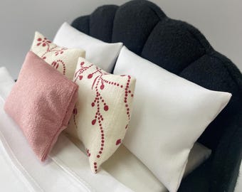 Set Biancheria Da Letto In Miniatura Per Casa Delle Bambole – Rosa, Completo Di Materasso, Piumone E Cuscino - 2