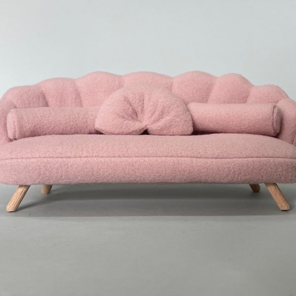 Miniature Dollhouse Sofa – 1:12 Scale Shell Back Couch – Handmade Fleece Furniture – Elegant Sofa for Collectors – Modern Miniature Decor