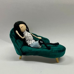 Miniature Chaise Lounge, Art Deco Miniature Sofa, 1:12 Scale Chaise Longue, Dollhouse Miniature Furniture, Velvet Chaise Longue image 6