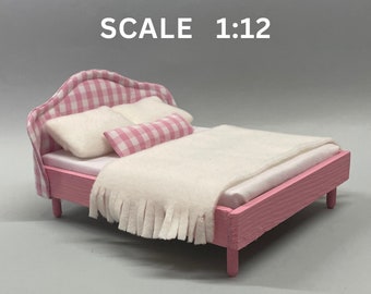 Dollhouse Bed, 1:12 Scale Dollhouse Bed, Miniature Double Bed with Pink Check Headboard, Bed for Dolls, Miniature Furniture Modern Bed