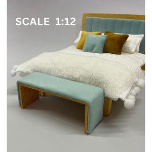 Handgemaakt poppenhuisbed op schaal 1:12 met bank en fluweelachtig hoofdeinde, miniatuurmeubels