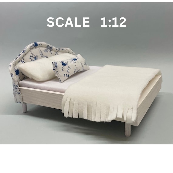 Casa delle bambole in miniatura fatta a mano, mobili in scala 12, letto matrimoniale moderno imbottito, rosa confetto - Italia